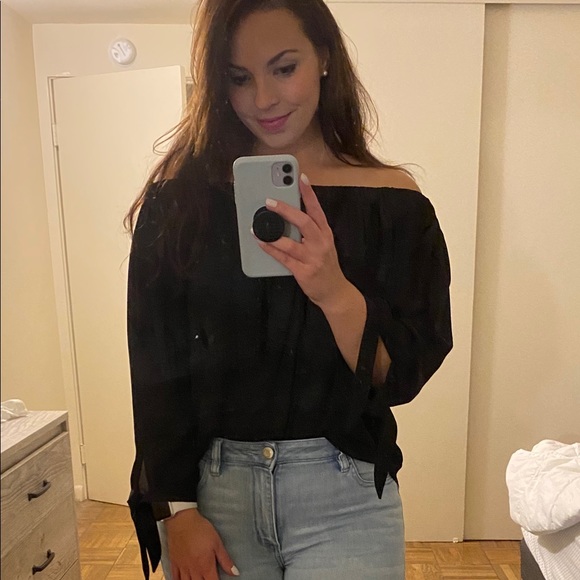 Express Off The Shoulder Top - Picture 2 of 4